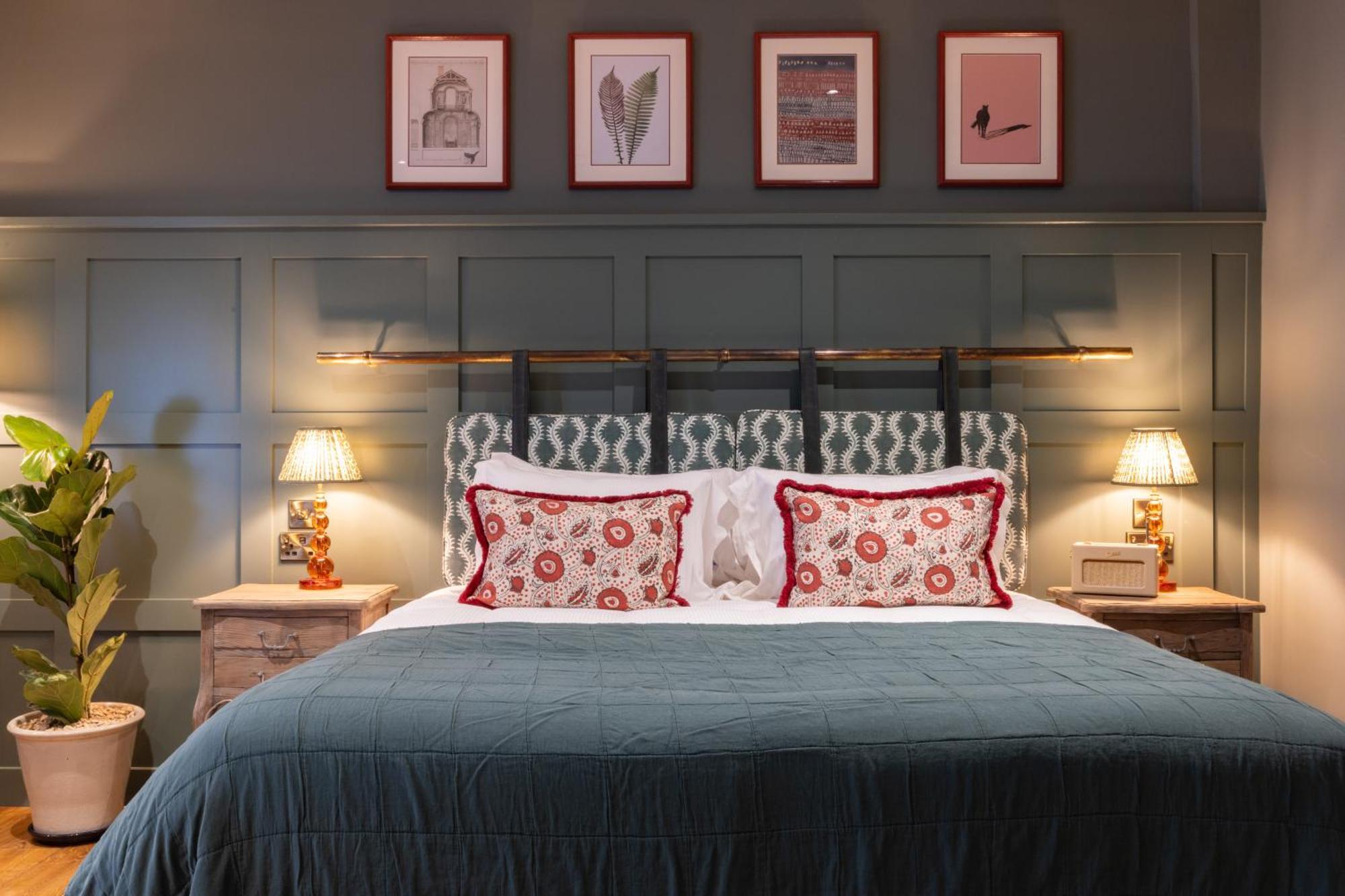 The Coat And Bear - A Heartwood Inn Newbury  Extérieur photo