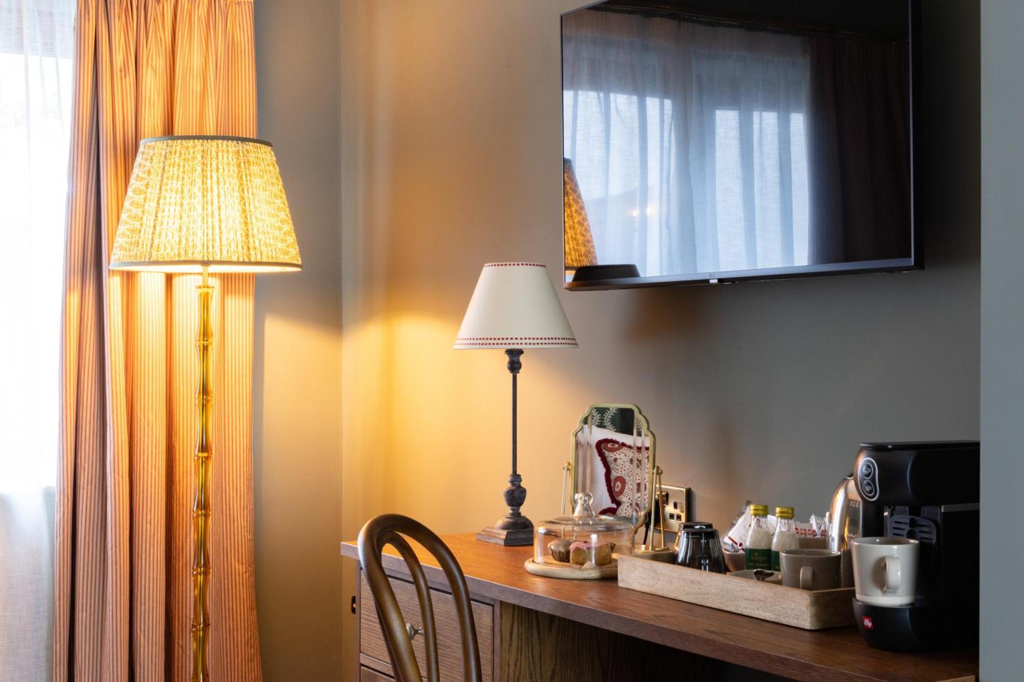 The Coat And Bear - A Heartwood Inn Newbury  Extérieur photo