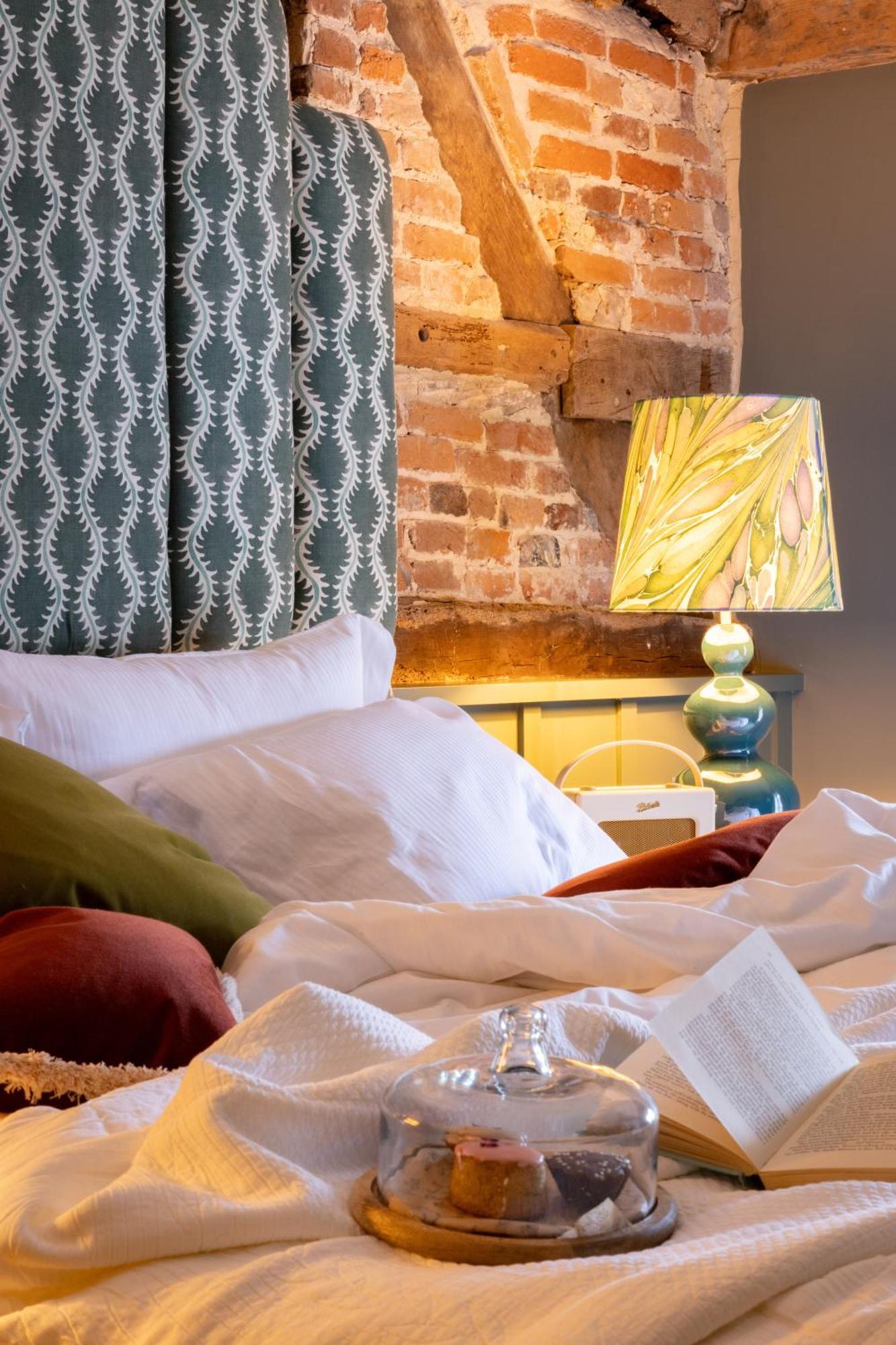 The Coat And Bear - A Heartwood Inn Newbury  Extérieur photo