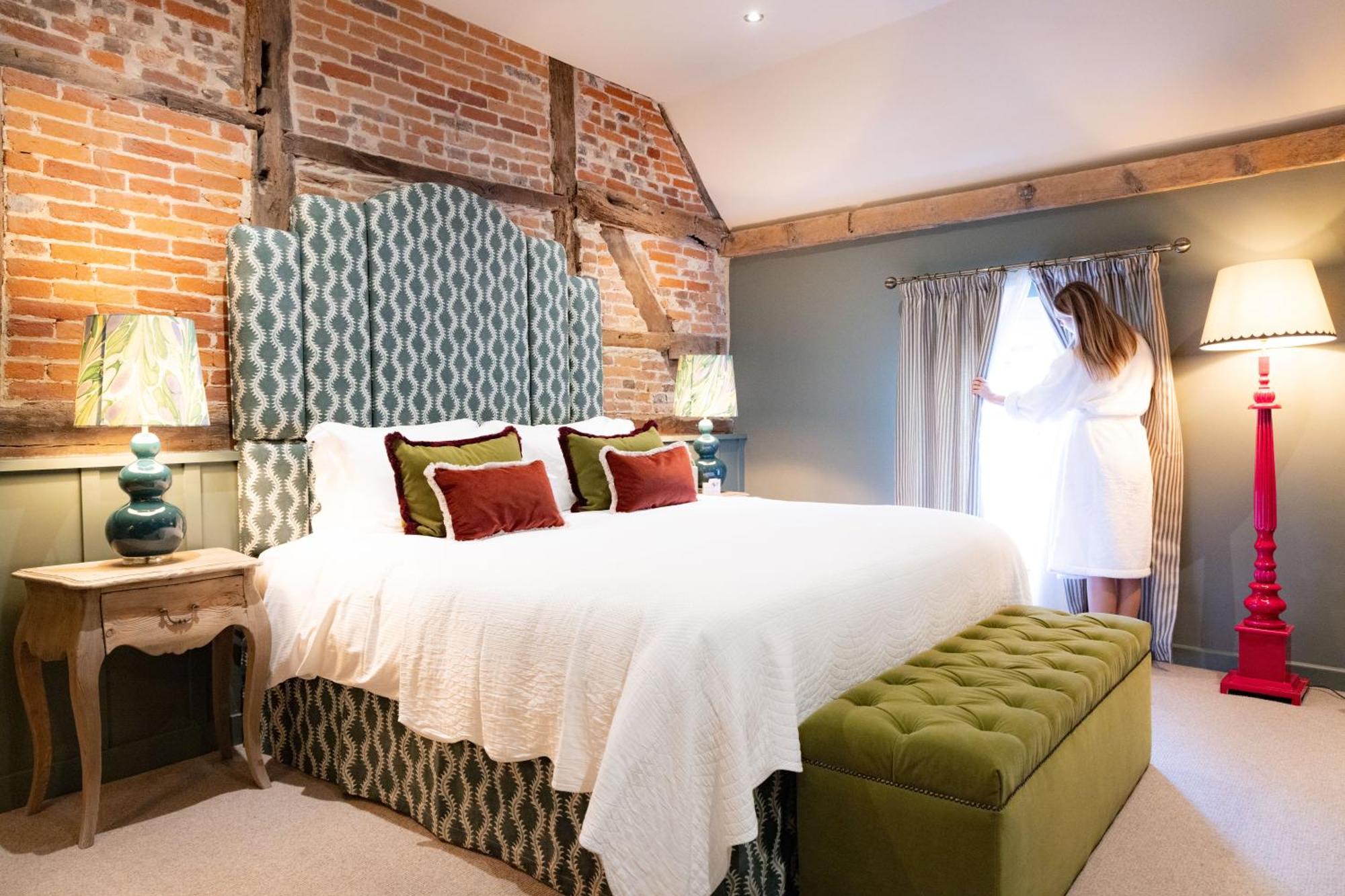 The Coat And Bear - A Heartwood Inn Newbury  Extérieur photo