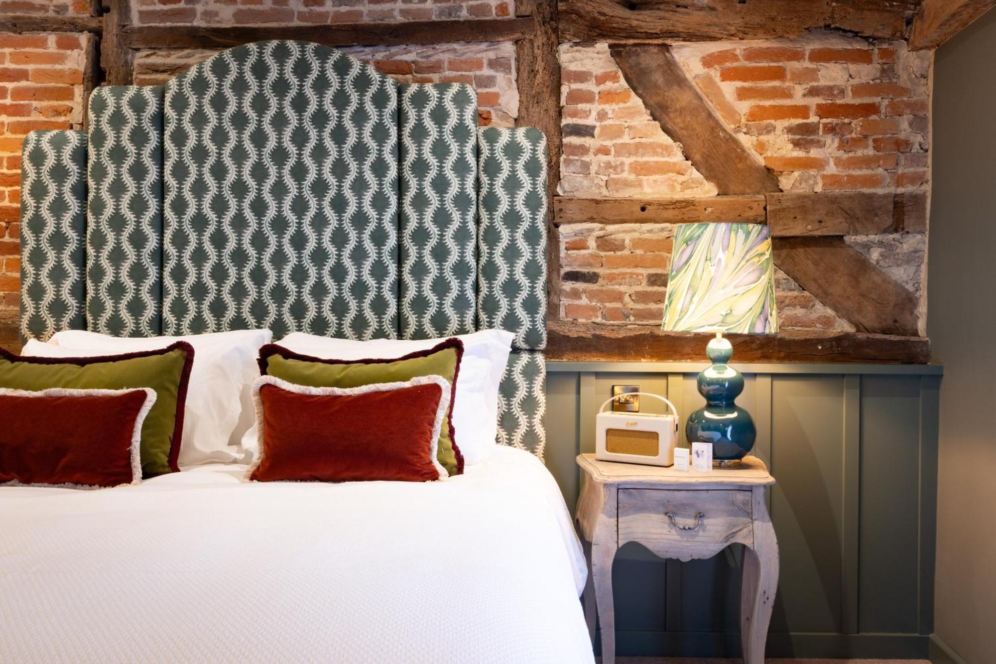 The Coat And Bear - A Heartwood Inn Newbury  Extérieur photo