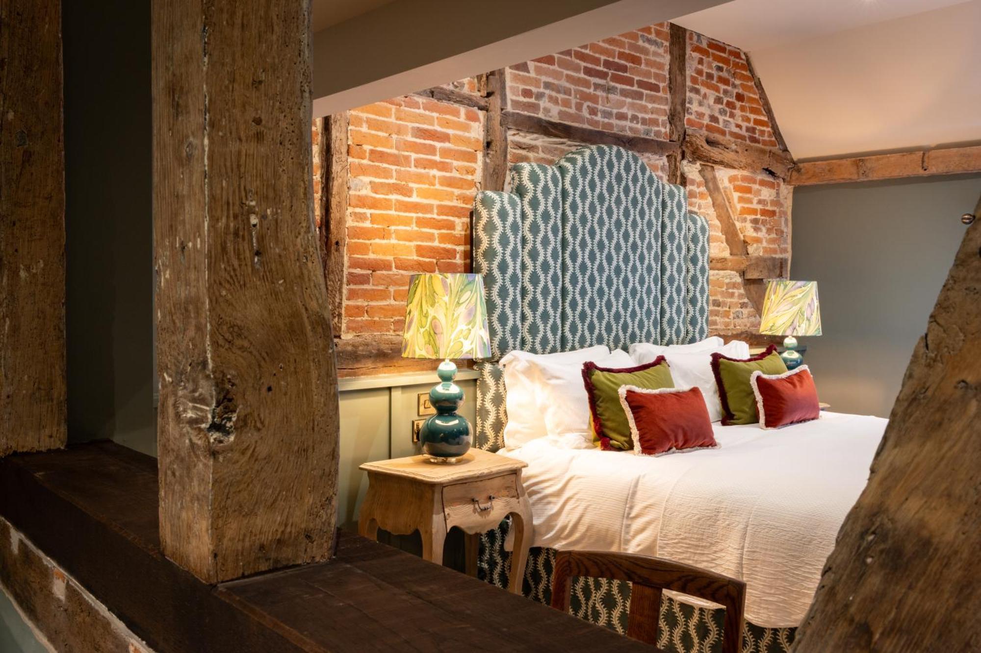 The Coat And Bear - A Heartwood Inn Newbury  Extérieur photo