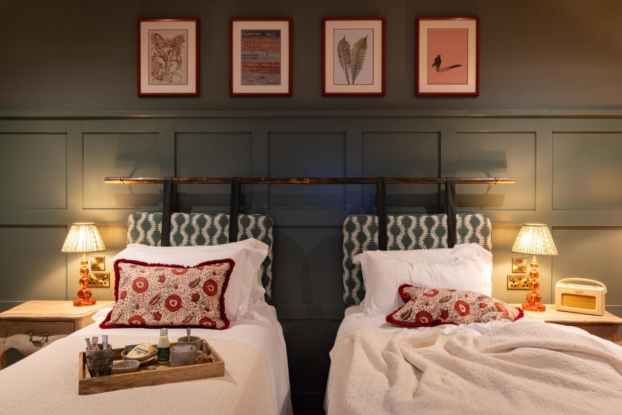 The Coat And Bear - A Heartwood Inn Newbury  Extérieur photo