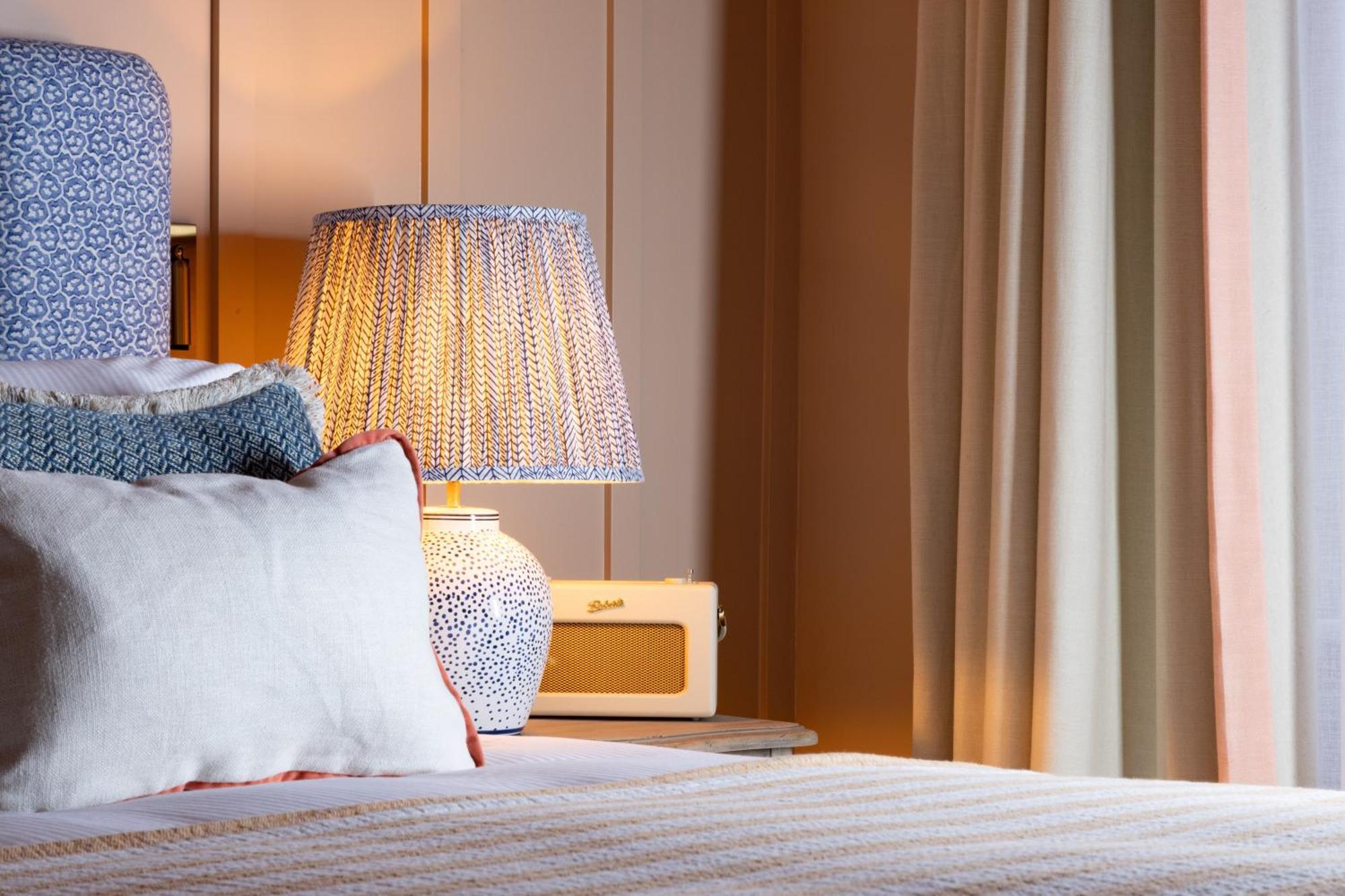 The Coat And Bear - A Heartwood Inn Newbury  Extérieur photo