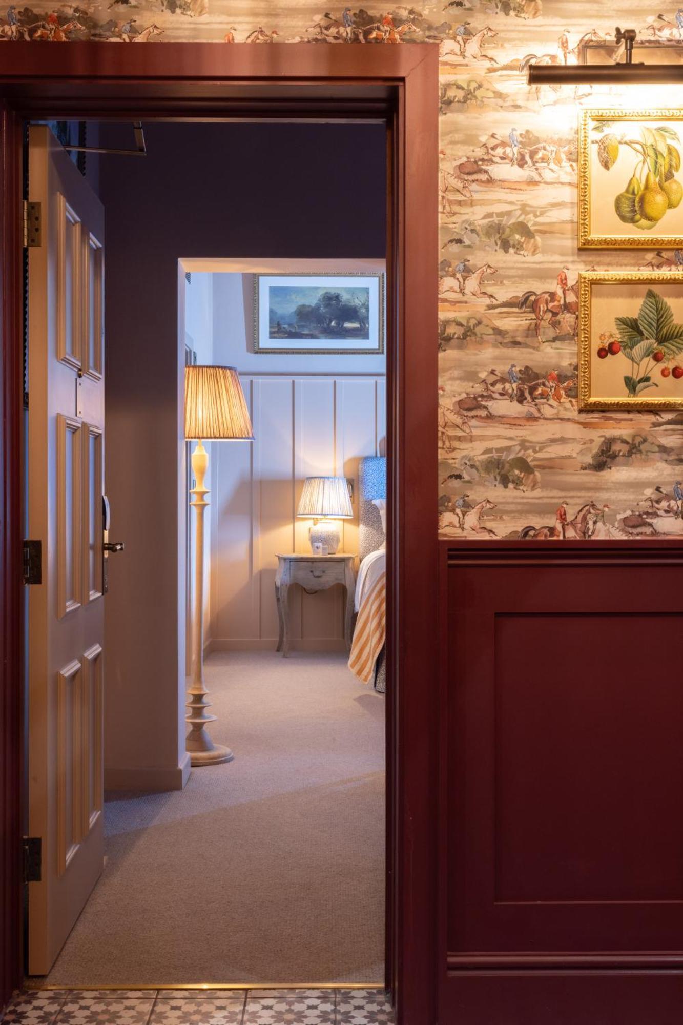 The Coat And Bear - A Heartwood Inn Newbury  Extérieur photo