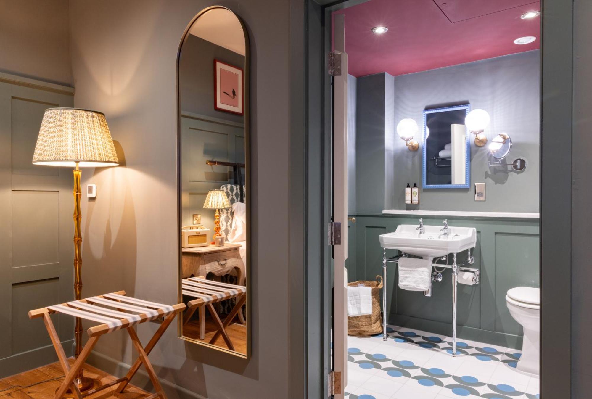 The Coat And Bear - A Heartwood Inn Newbury  Extérieur photo