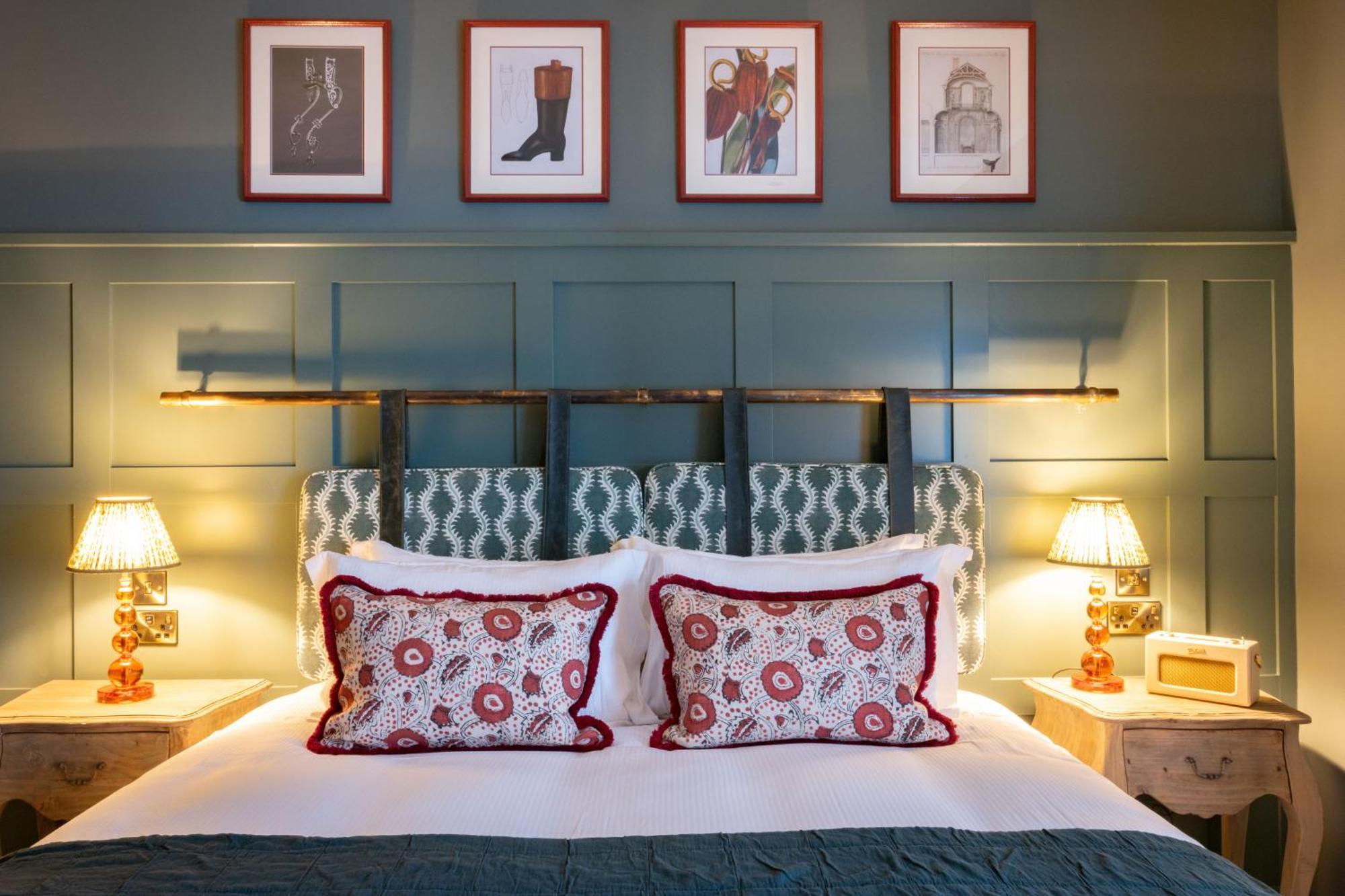 The Coat And Bear - A Heartwood Inn Newbury  Extérieur photo