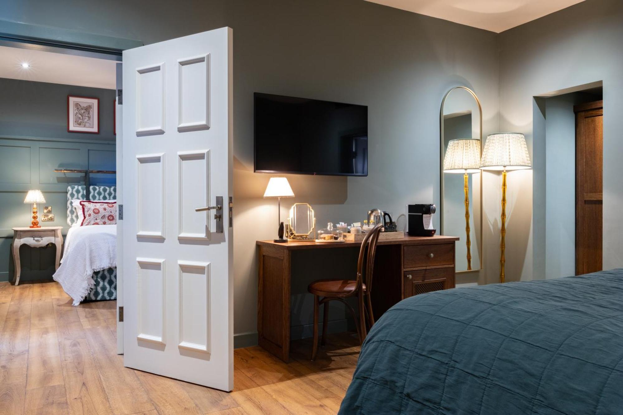 The Coat And Bear - A Heartwood Inn Newbury  Extérieur photo