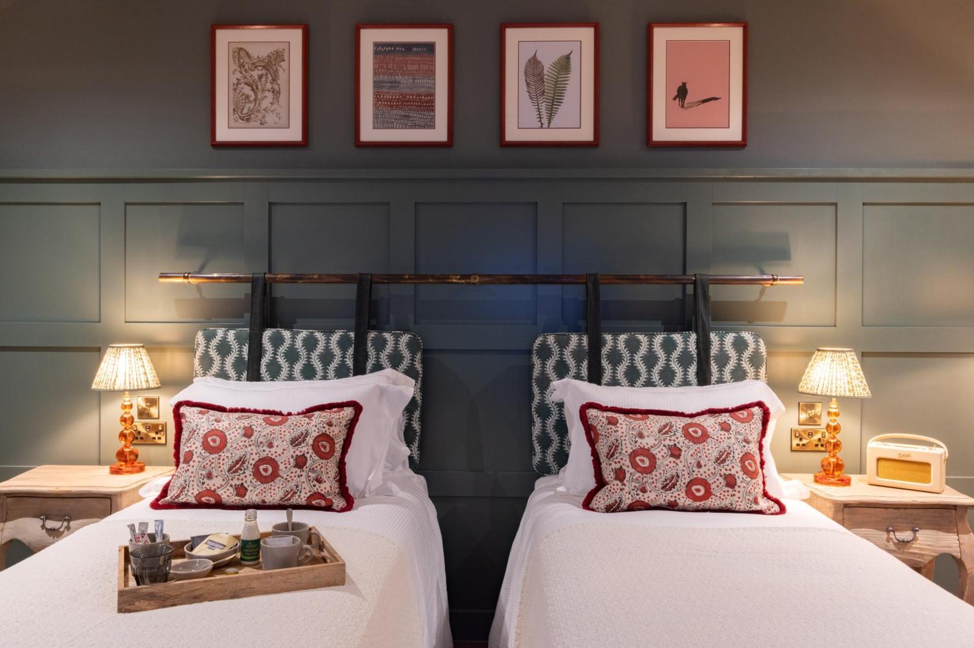 The Coat And Bear - A Heartwood Inn Newbury  Extérieur photo