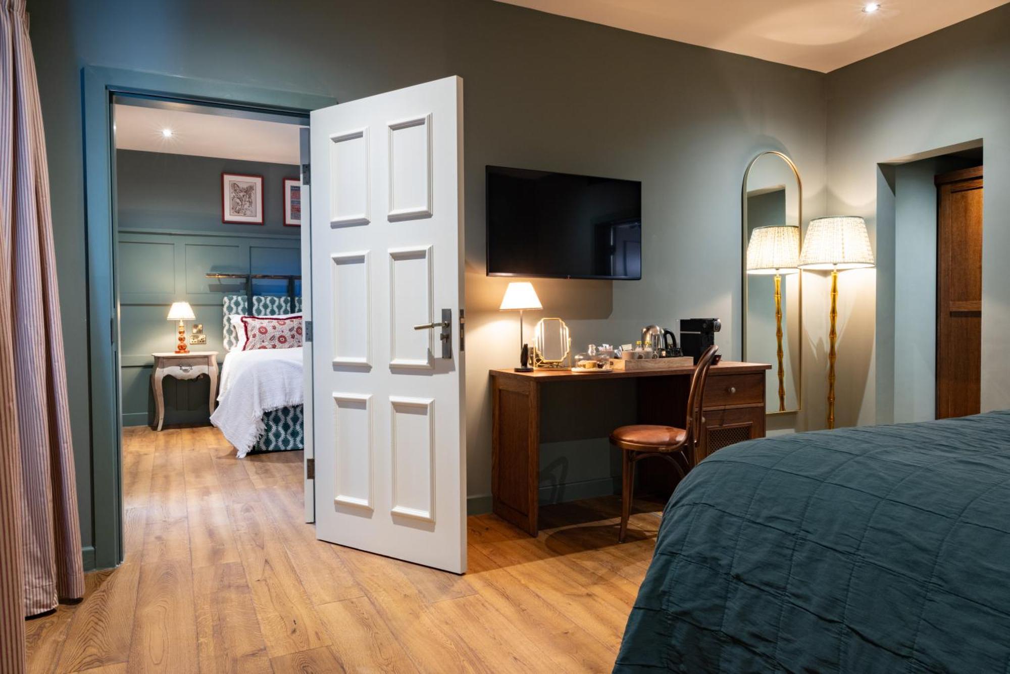 The Coat And Bear - A Heartwood Inn Newbury  Extérieur photo